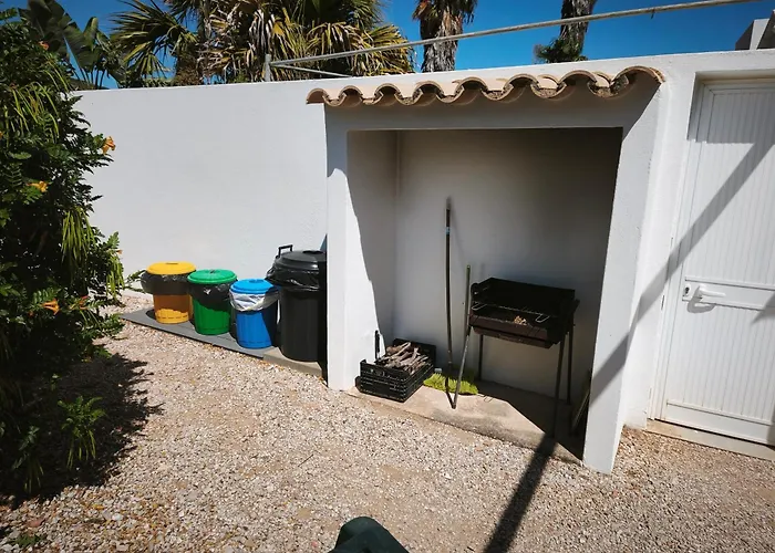 Medronhal Faro EM 520 - 2- casas de férias medronhal