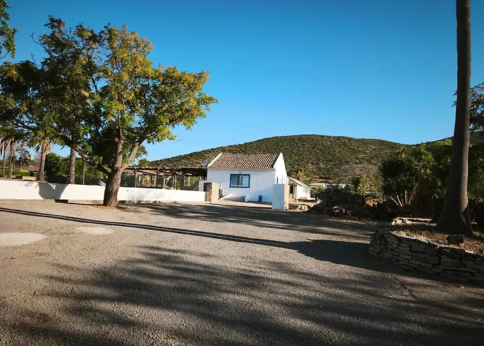 Medronhal Faro EM 520 - 2- casas de férias medronhal